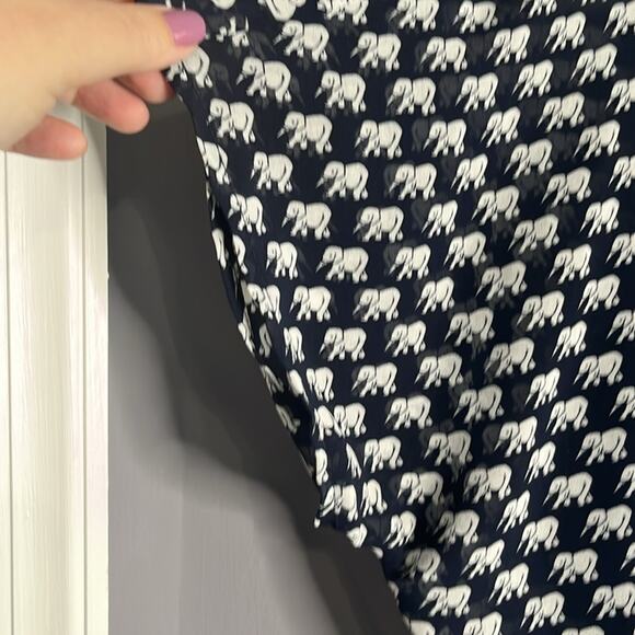 Cabi Navy Blue Flowy Blouse With Elephant Print Size Small - Picture 4 of 9
